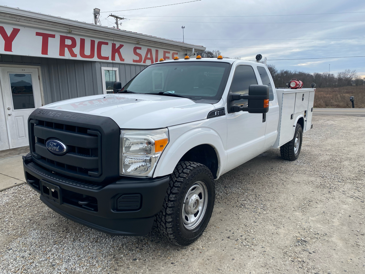 Ford Super Duty F-350 SRW 4WD SuperCab 162" WB 60" CA Lariat 2015