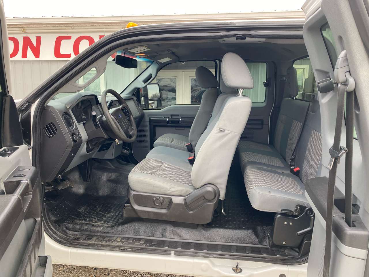 Ford Super Duty F-350 SRW 4WD SuperCab 162" WB 60" CA Lariat 2015