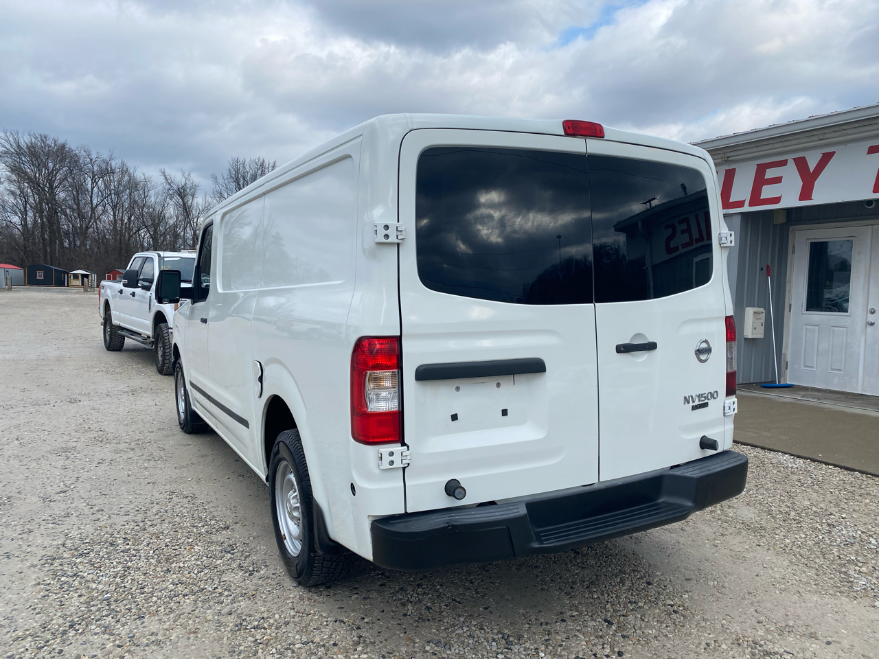 Nissan NV Standard Roof 1500 V6 S 2016