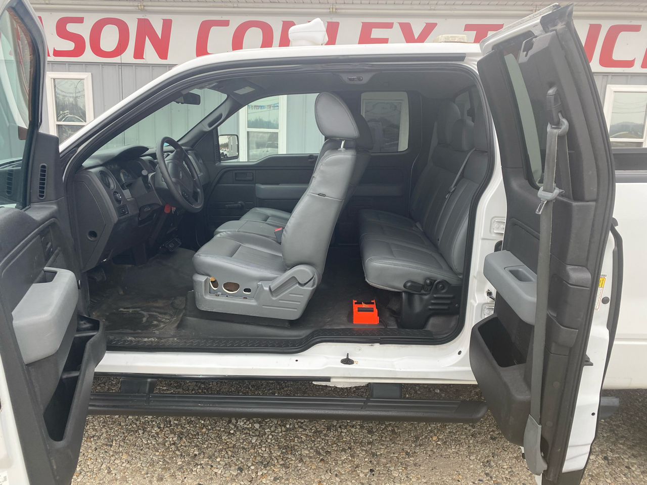 Ford F-150 2WD SuperCab 145" XL 2012