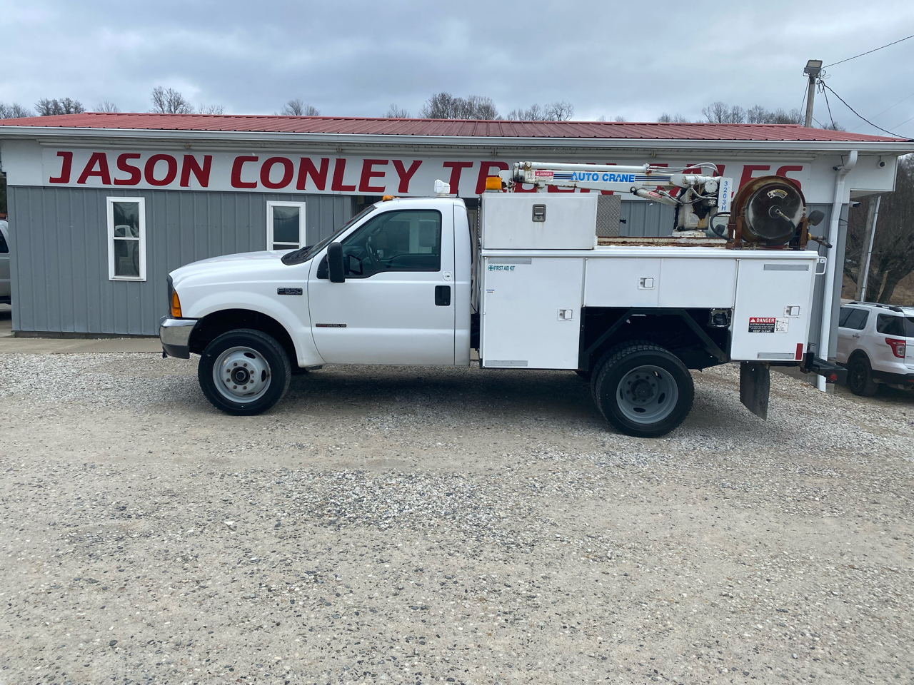 Ford Super Duty F-550 Reg Cab 165" WB XL 1999