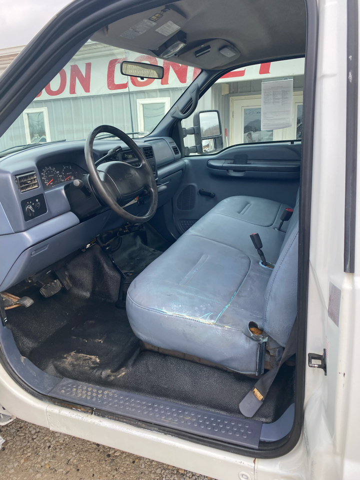 Ford Super Duty F-550 Reg Cab 165" WB XL 1999