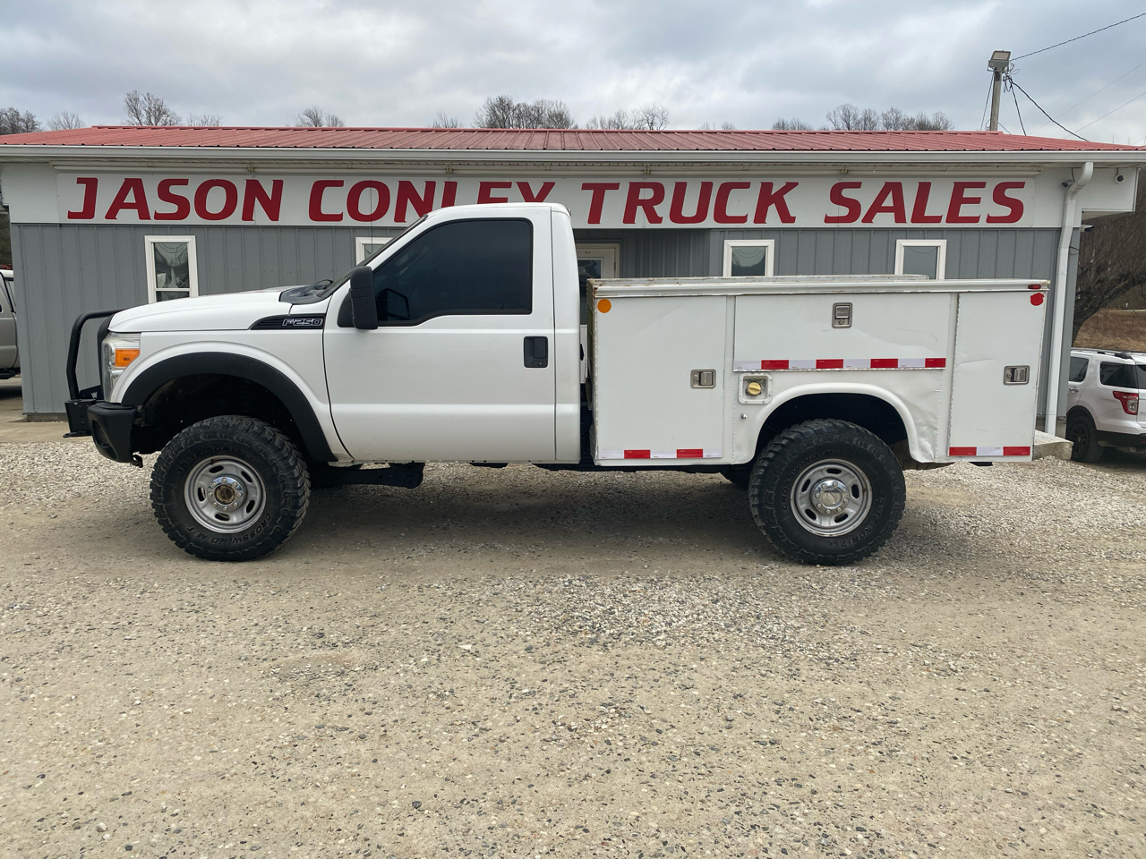 Ford Super Duty F-250 SRW 4WD Reg Cab 137" XL 2012