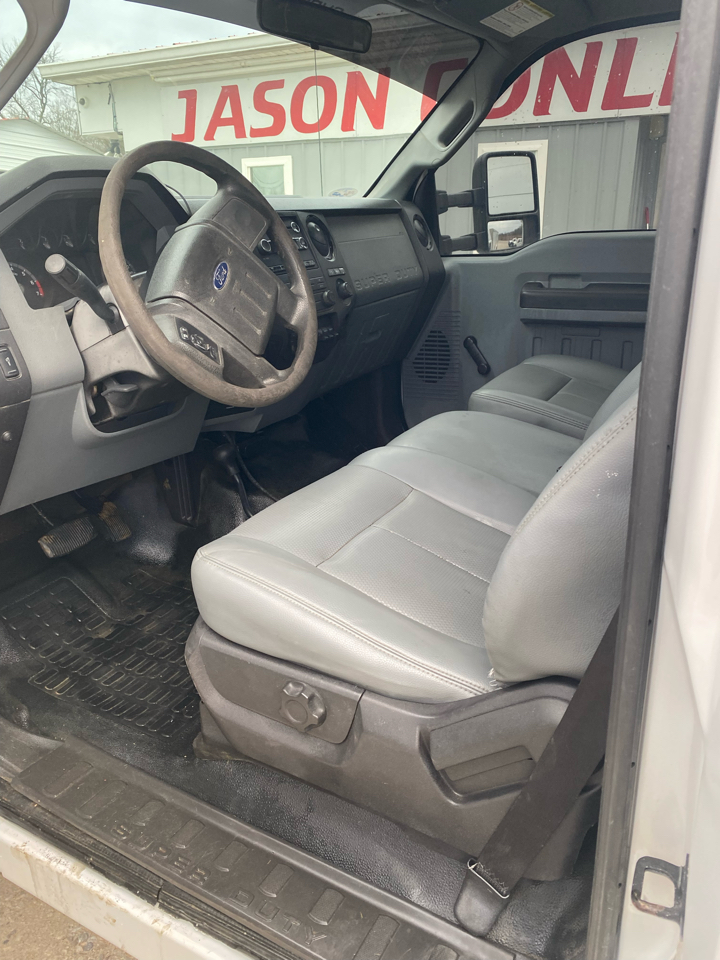 Ford Super Duty F-250 SRW 4WD Reg Cab 137" XL 2012