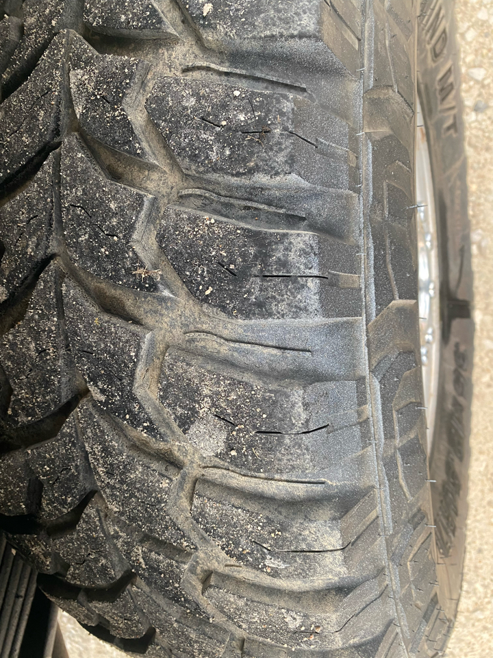 Ford Super Duty F-250 SRW 4WD Reg Cab 137" XL 2012