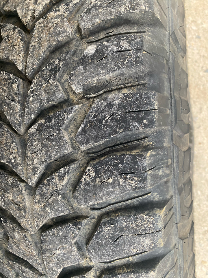 Ford Super Duty F-250 SRW 4WD Reg Cab 137" XL 2012