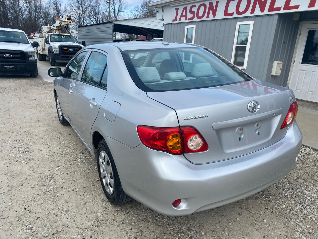 Toyota Corolla 4dr Sdn LE Auto 2009