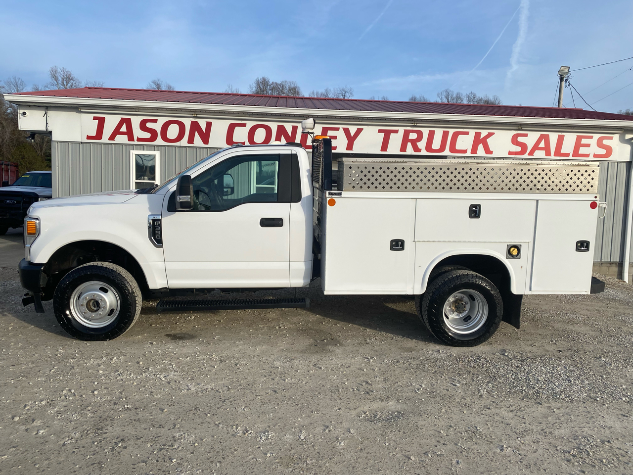 2020 Ford Super Duty F-350 DRW Reg Cab 141" WB 60" CA XL 4WD