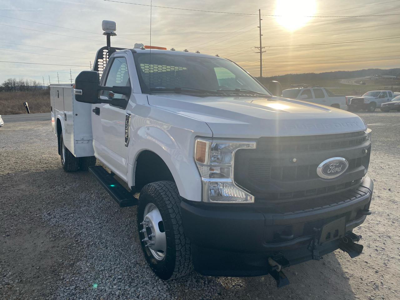 Ford Super Duty F-350 DRW Reg Cab 141" WB 60" CA XL 4WD 2020