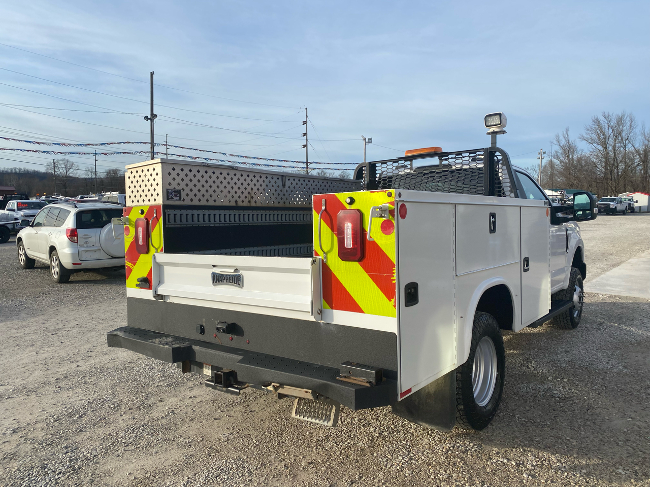 Ford Super Duty F-350 DRW Reg Cab 141" WB 60" CA XL 4WD 2020