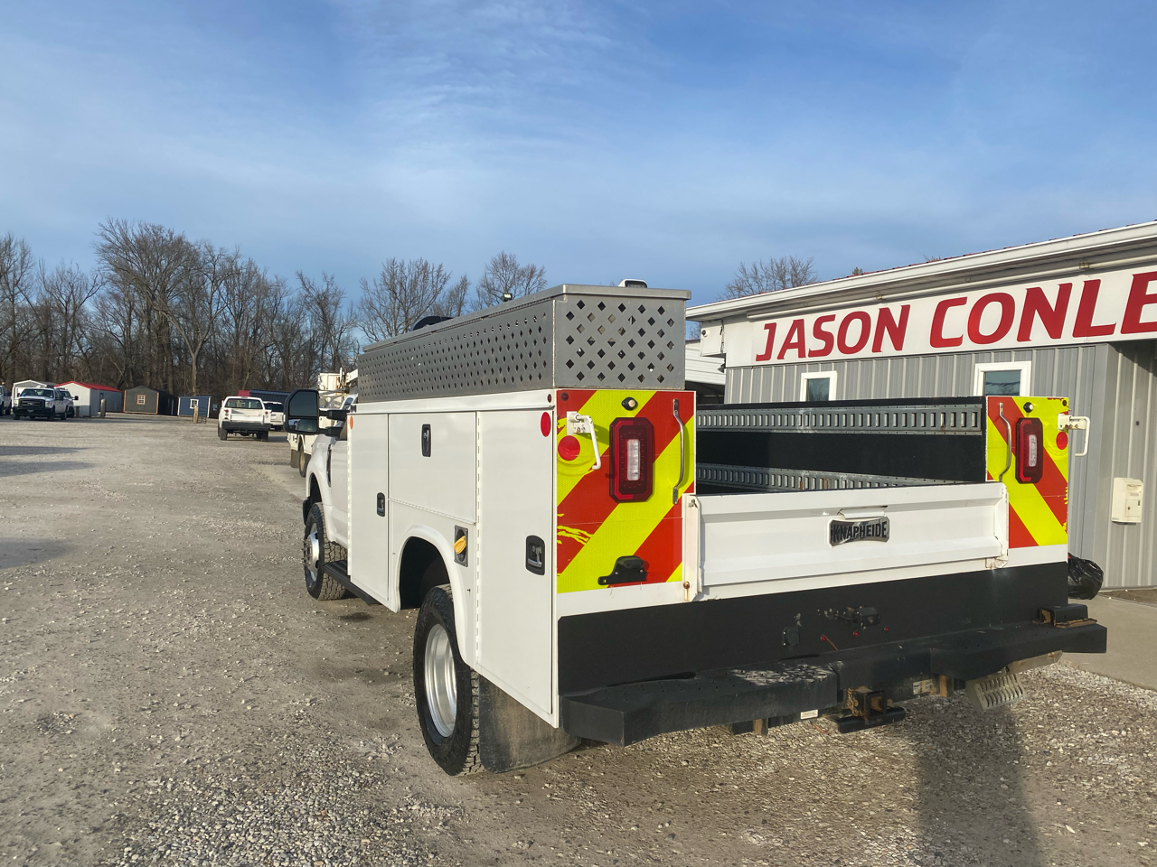 Ford Super Duty F-350 DRW Reg Cab 141" WB 60" CA XL 4WD 2020