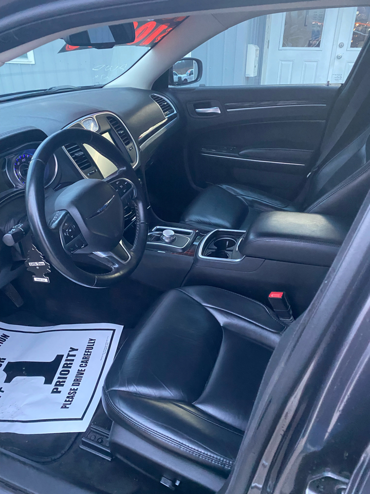 Chrysler 300 4dr Sdn Limited AWD 2016