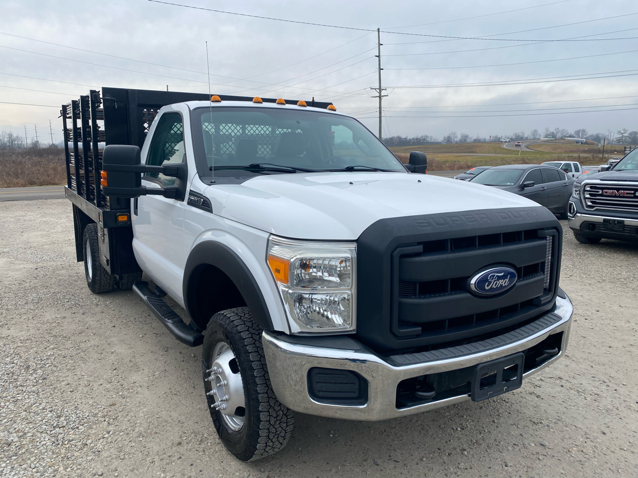 Ford Super Duty F-350 DRW 4WD Reg Cab 141" WB 60" CA XLT 2015