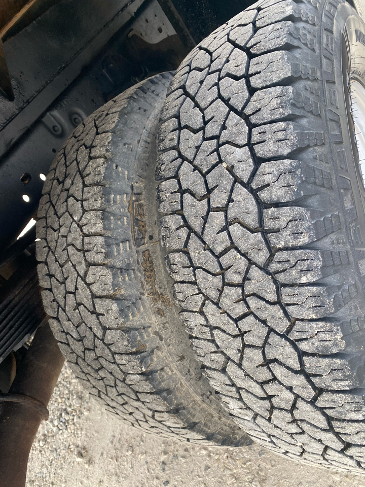 Ford Super Duty F-350 DRW 4WD Reg Cab 141" WB 60" CA XLT 2015