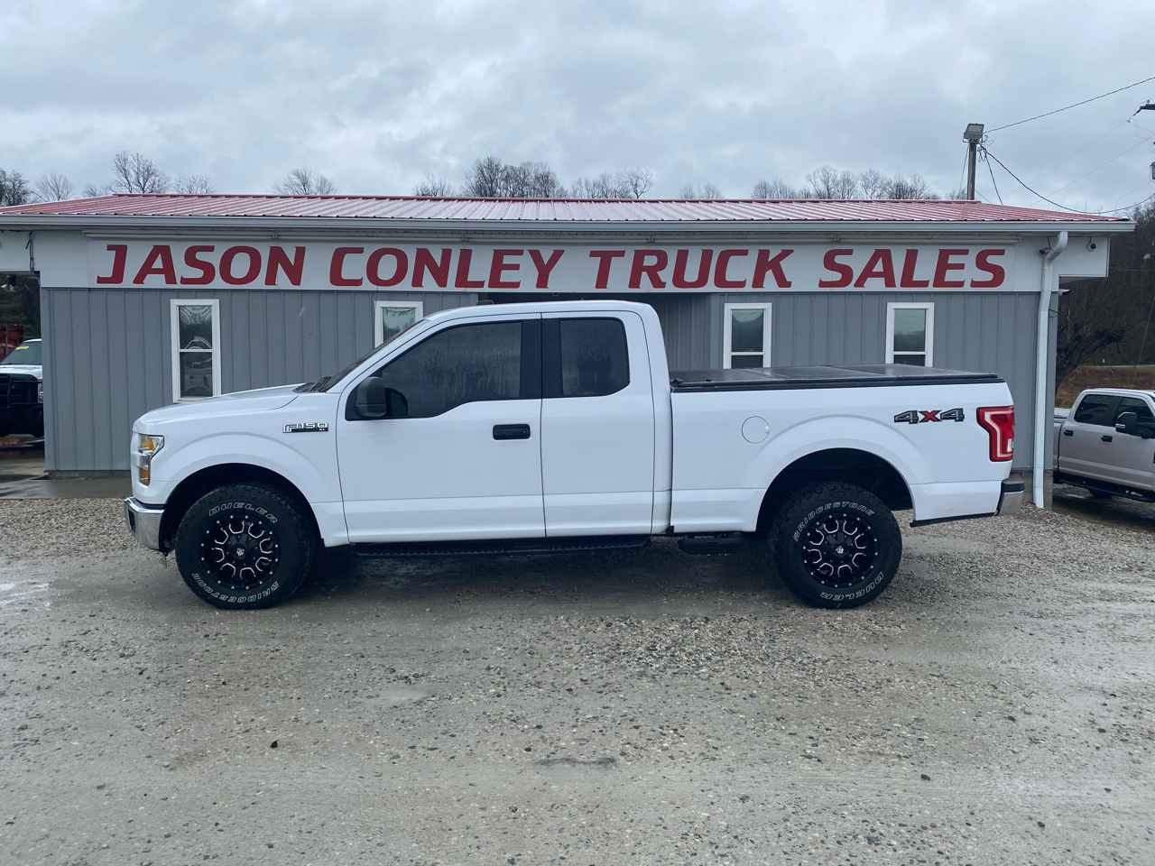 Ford F-150 4WD SuperCab 163" Lariat w/HD Payload Pkg 2015