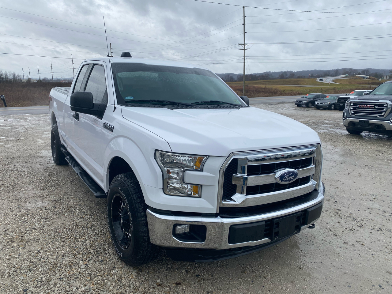 Ford F-150 4WD SuperCab 163" Lariat w/HD Payload Pkg 2015