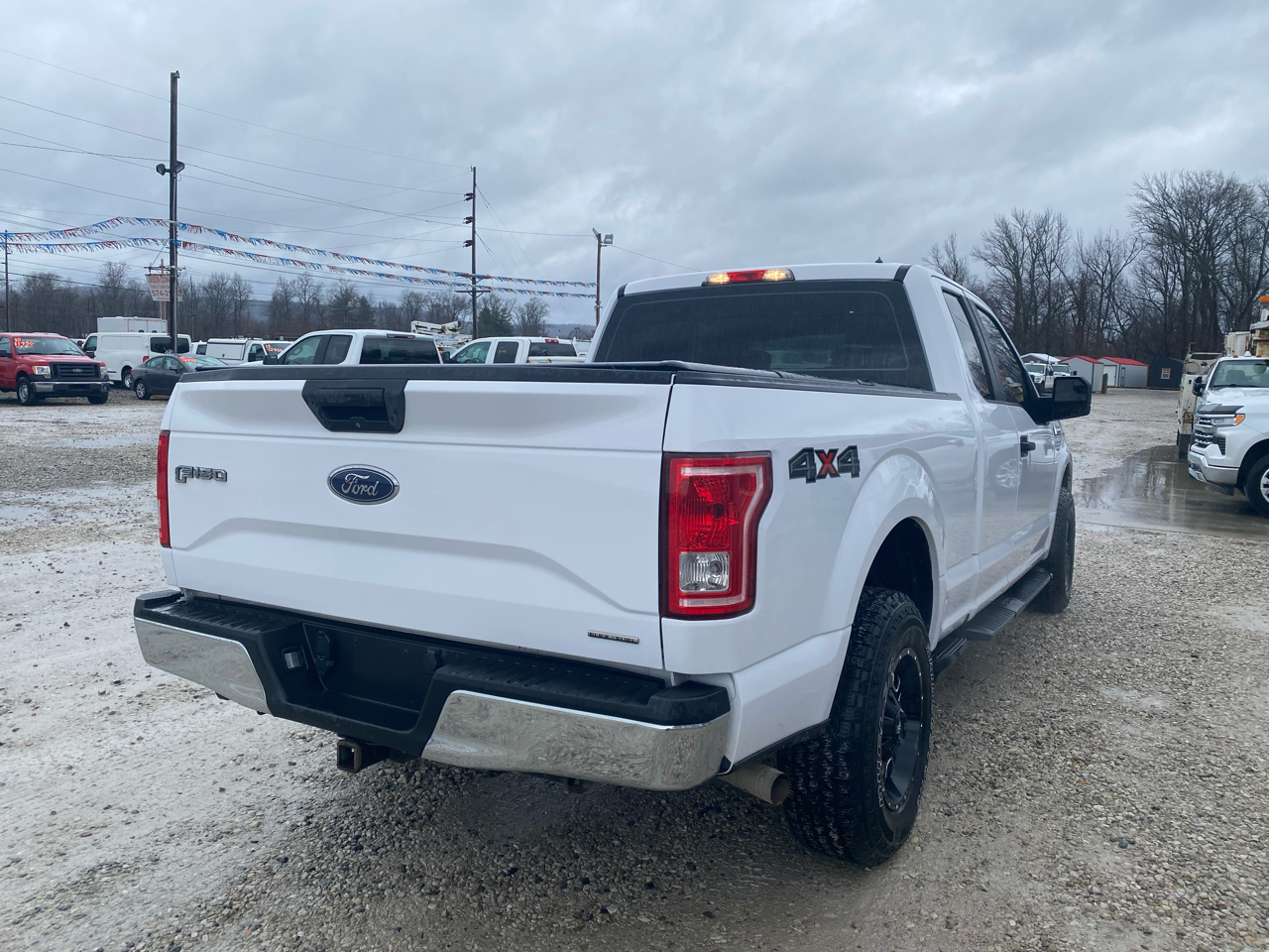 Ford F-150 4WD SuperCab 163" Lariat w/HD Payload Pkg 2015