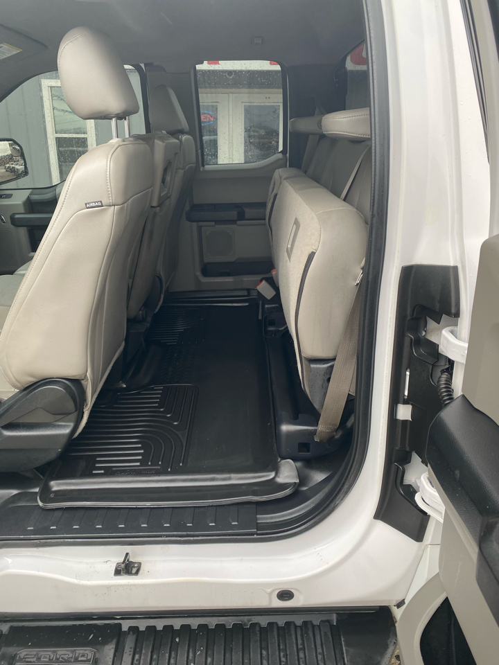 Ford F-150 4WD SuperCab 163" Lariat w/HD Payload Pkg 2015