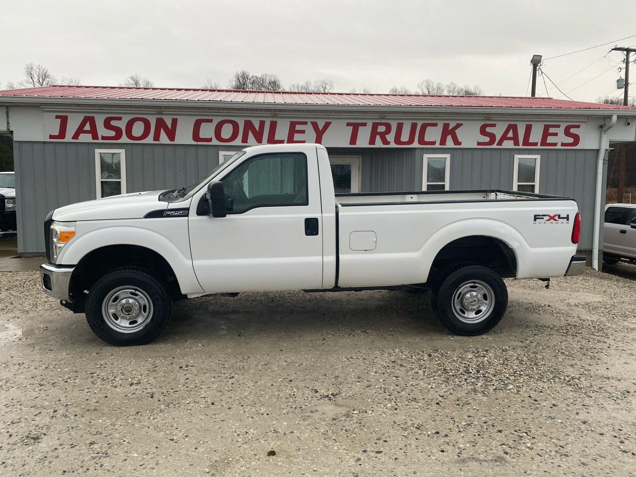 Ford Super Duty F-250 SRW 4WD Reg Cab 137" XL 2015