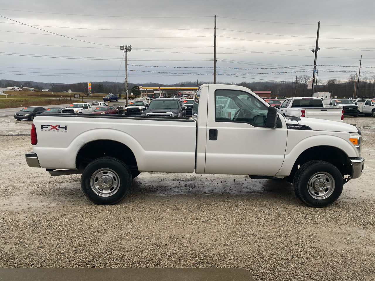 Ford Super Duty F-250 SRW 4WD Reg Cab 137" XL 2015