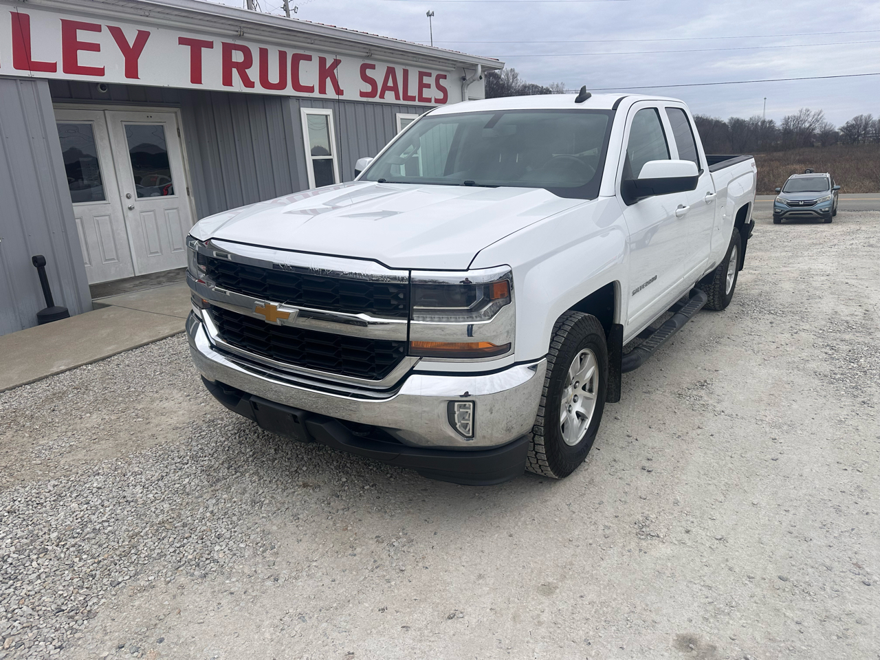Chevrolet Silverado 1500 4WD Double Cab 143.5" LT w/1LT 2017