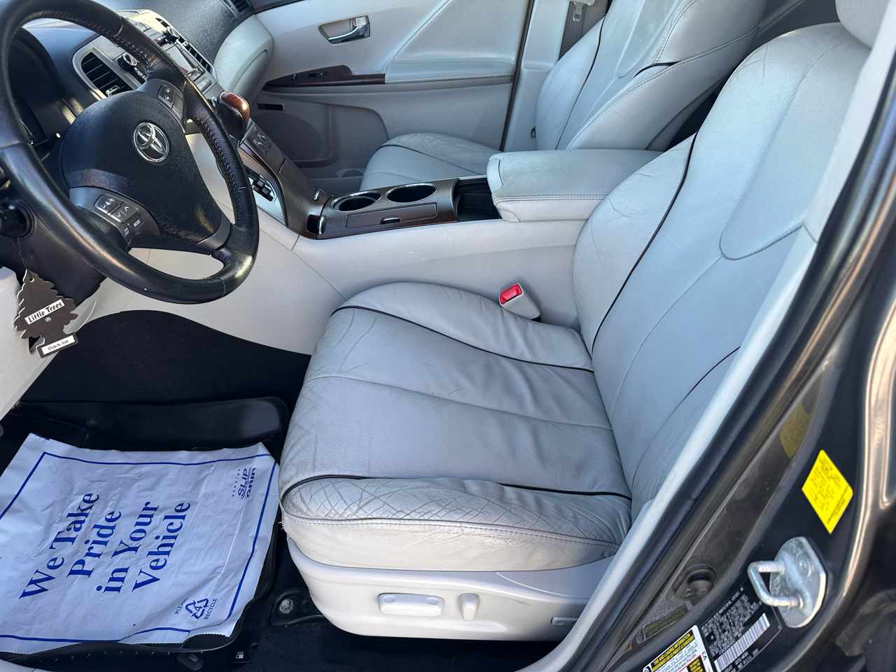 Toyota Venza 4dr Wgn V6 AWD (Natl) 2010