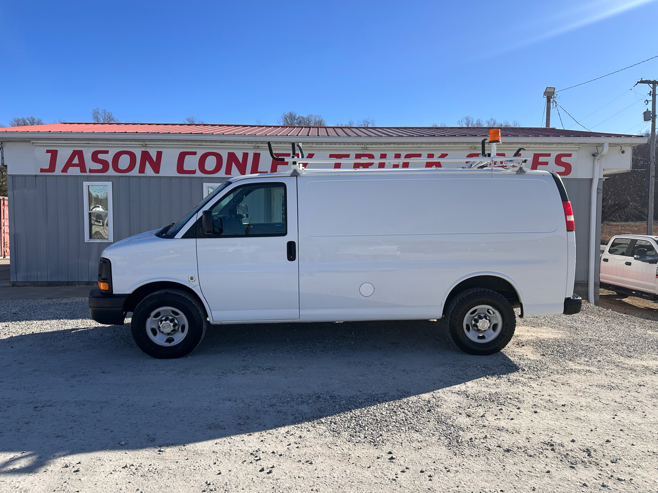 Chevrolet Express Cargo Van RWD 2500 135" 2012