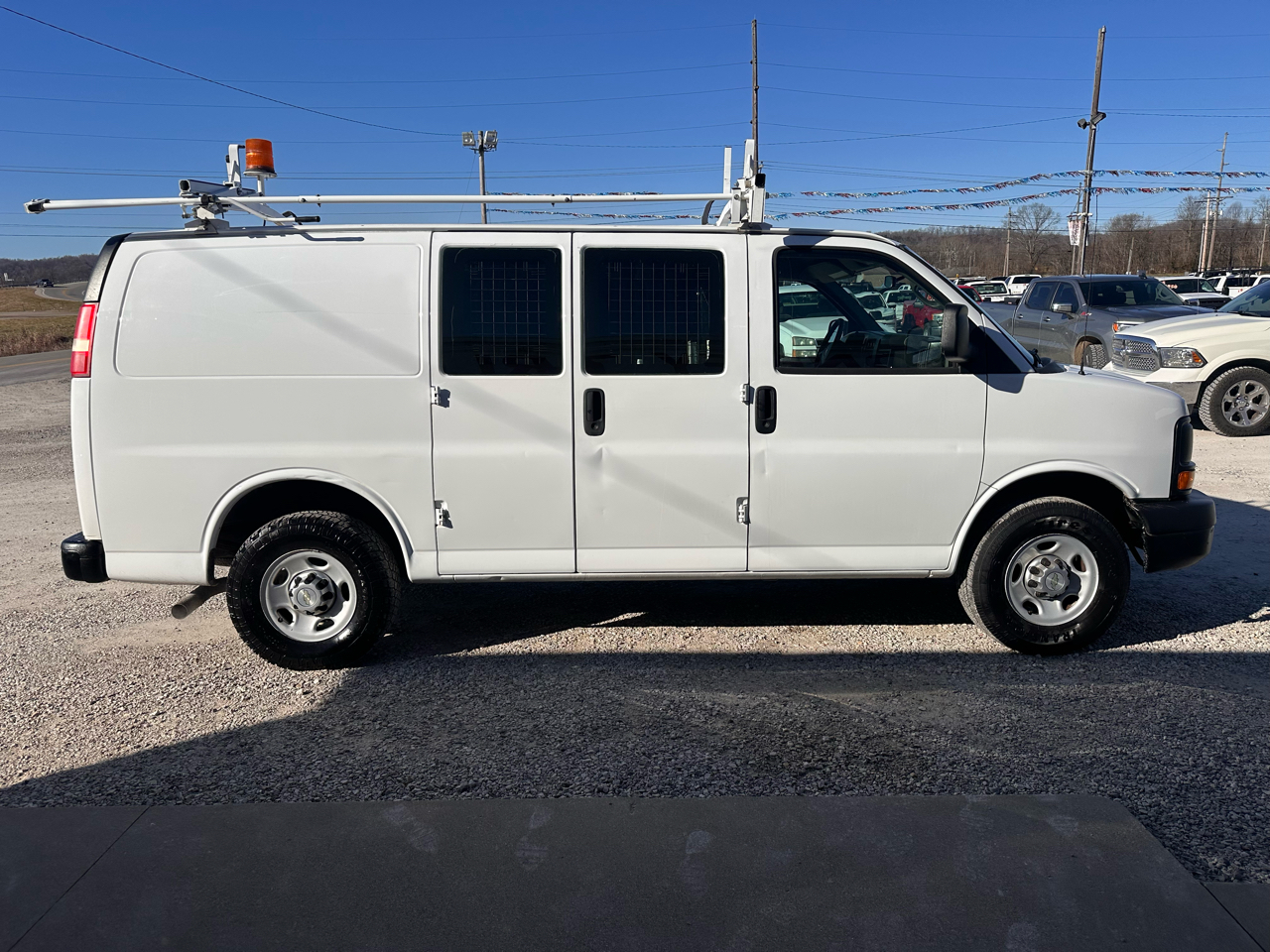 Chevrolet Express Cargo Van RWD 2500 135" 2012