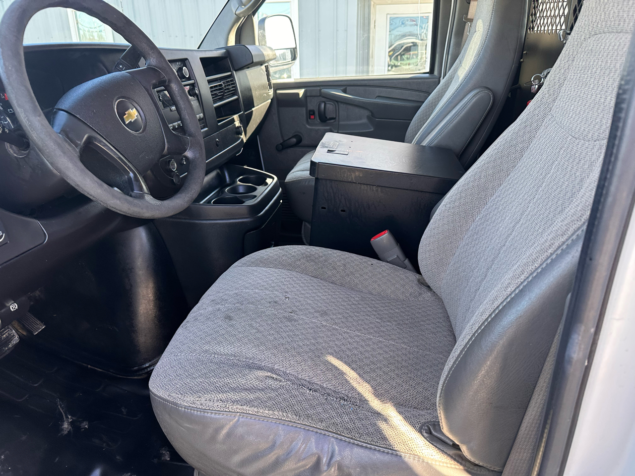 Chevrolet Express Cargo Van RWD 2500 135" 2012