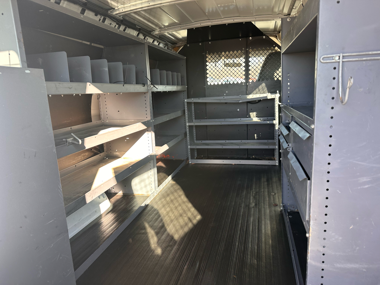 Chevrolet Express Cargo Van RWD 2500 135" 2012