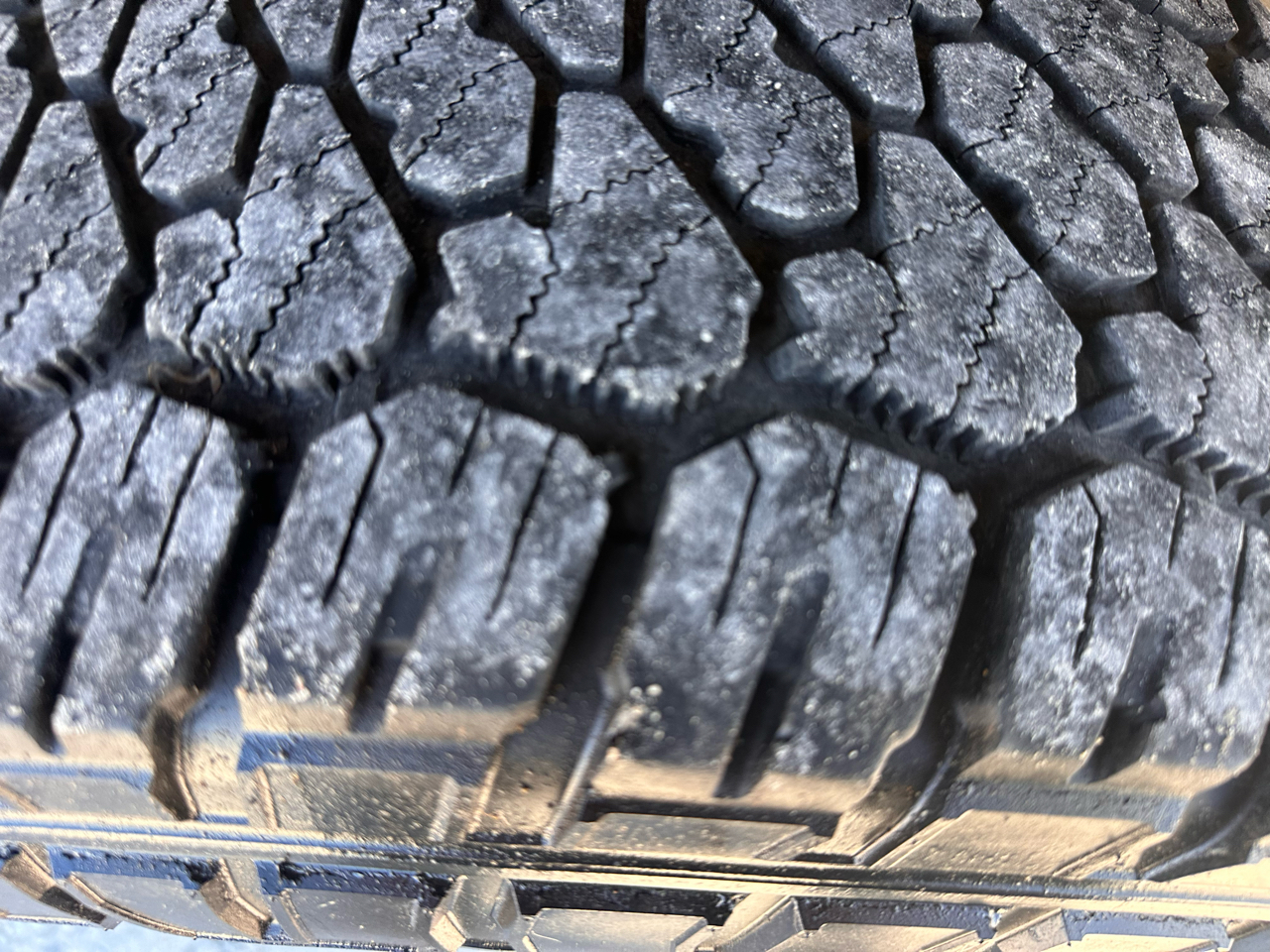 Chevrolet Express Cargo Van RWD 2500 135" 2012