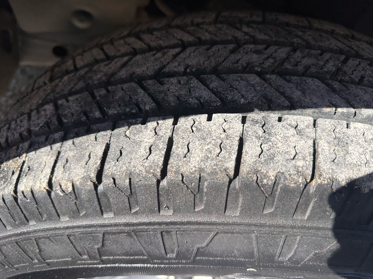 Chevrolet Express Cargo Van RWD 2500 135" 2012