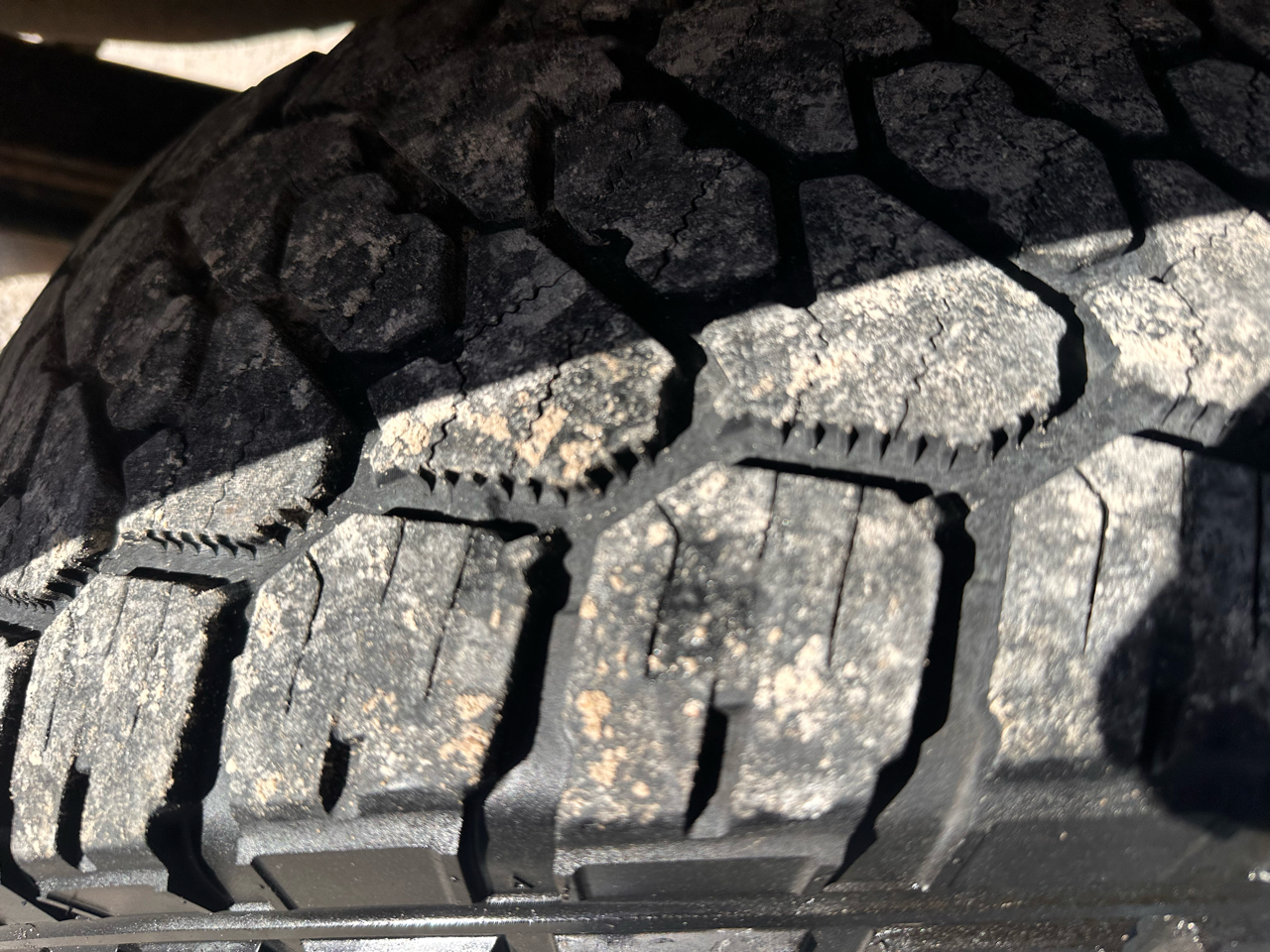 Chevrolet Express Cargo Van RWD 2500 135" 2012