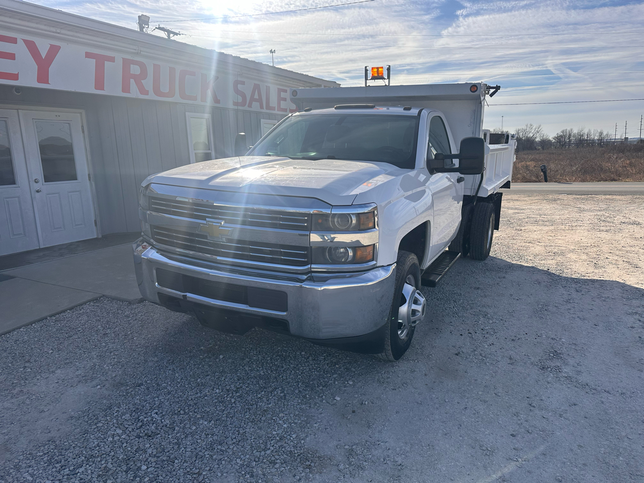 Chevrolet Silverado 3500HD 2WD Reg Cab 137.5" WB, 59.06" CA WT 2015