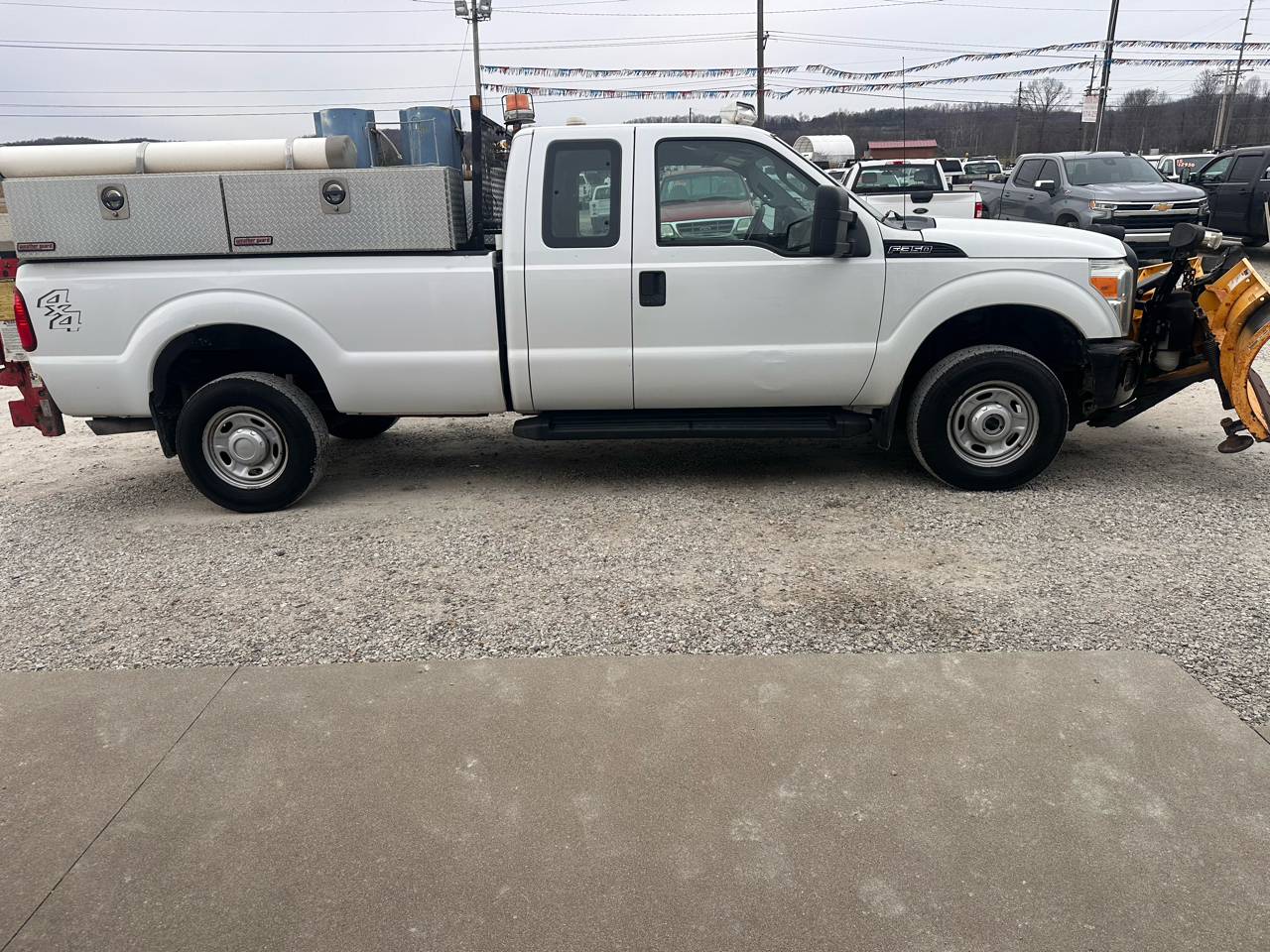 Ford Super Duty F-350 SRW 4WD SuperCab 158" XL 2012
