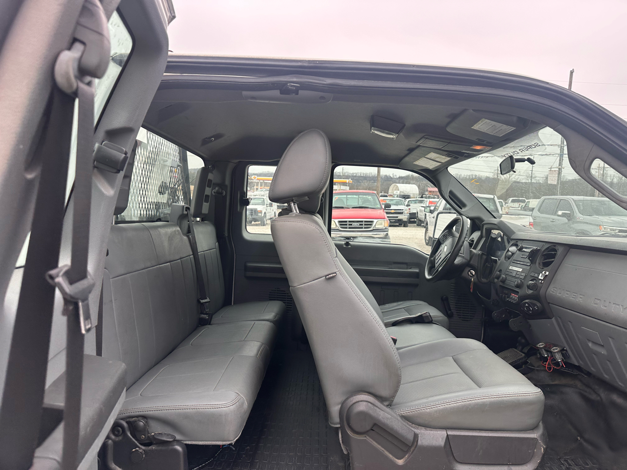 Ford Super Duty F-350 SRW 4WD SuperCab 158" XL 2012