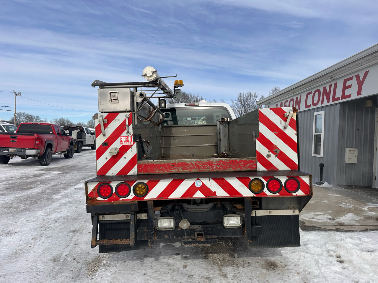 Ford Super Duty F-350 SRW 4WD SuperCab 162" WB 60" CA XL 2011