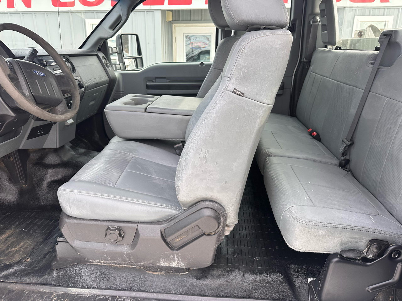 Ford Super Duty F-350 SRW 4WD SuperCab 162" WB 60" CA XL 2011