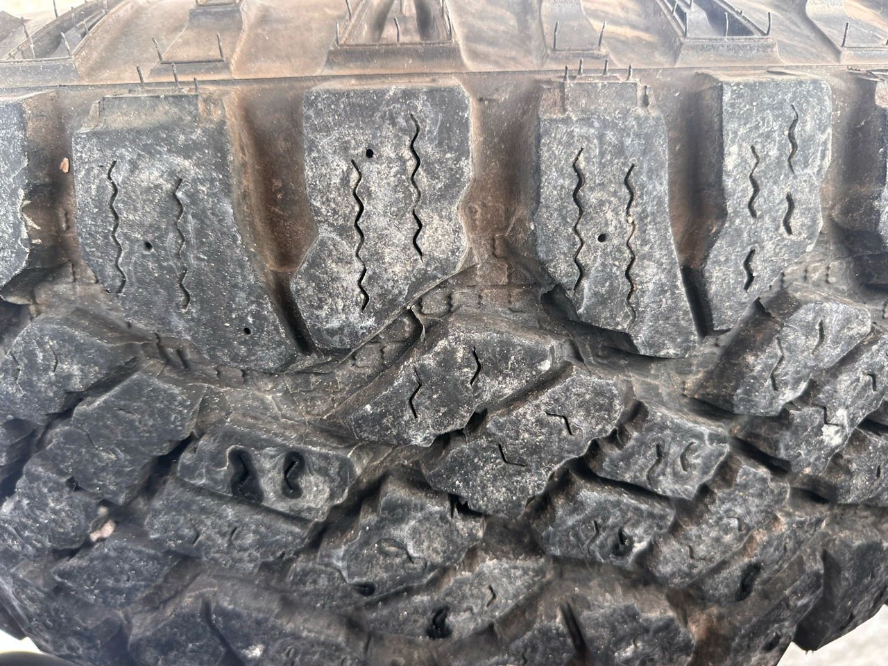 Ford Super Duty F-350 SRW 4WD SuperCab 162" WB 60" CA XL 2011