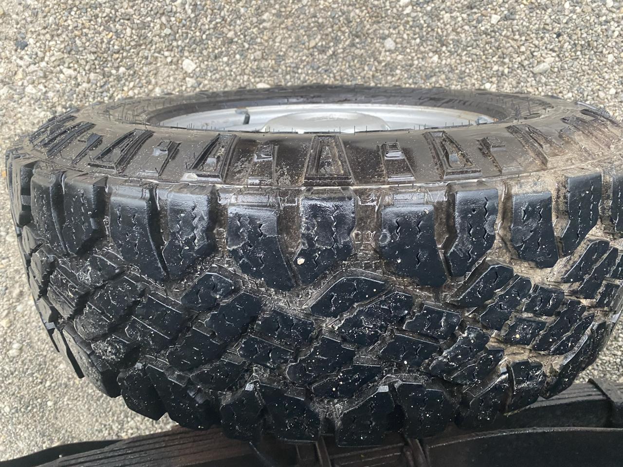 Ford Super Duty F-350 SRW 4WD SuperCab 162" WB 60" CA XL 2011