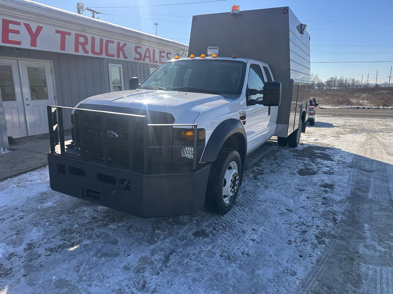 Ford Super Duty F-450 DRW 4WD Reg Cab 201" WB 120" CA XL 2008