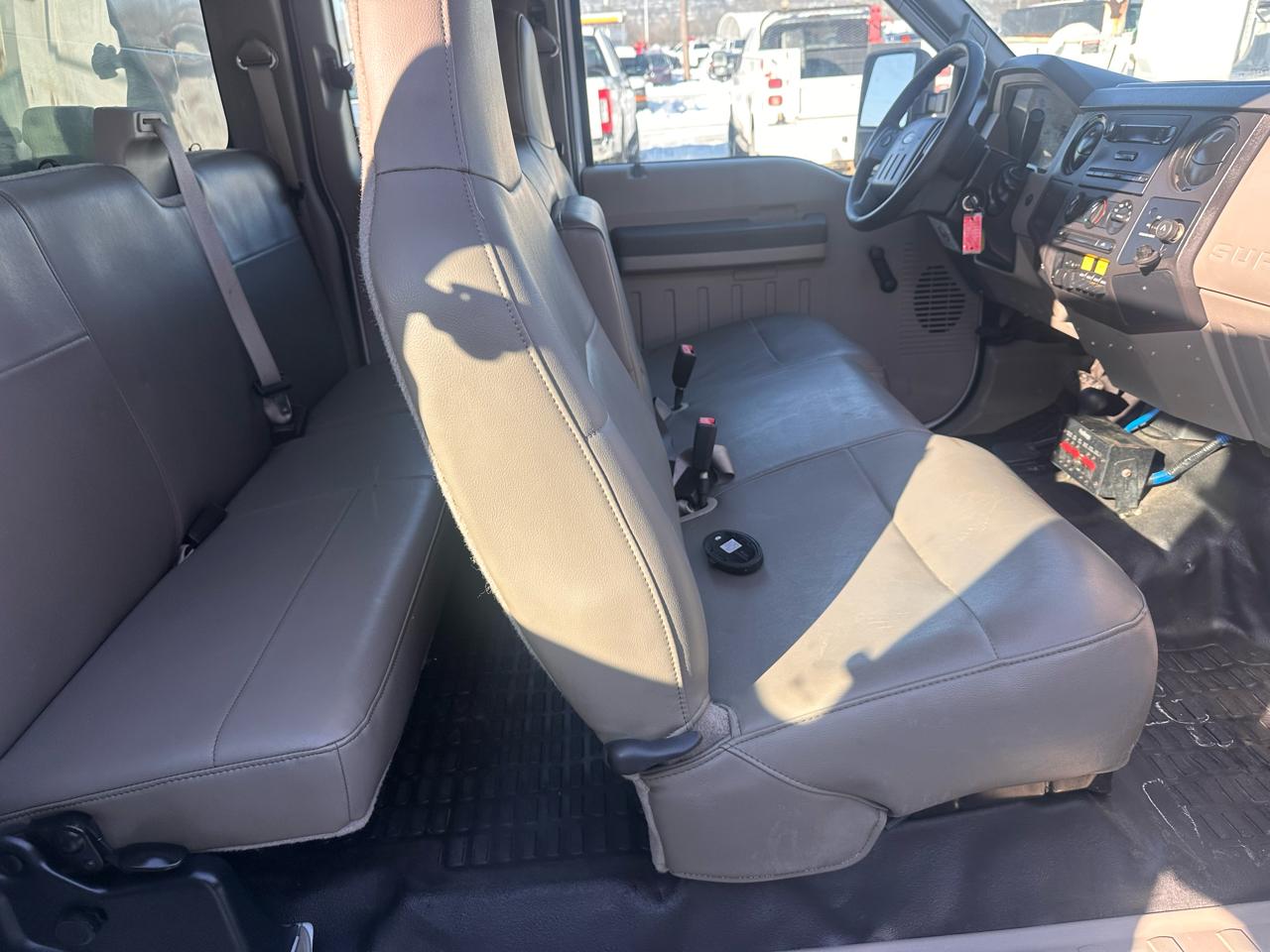 Ford Super Duty F-450 DRW 4WD Reg Cab 201" WB 120" CA XL 2008