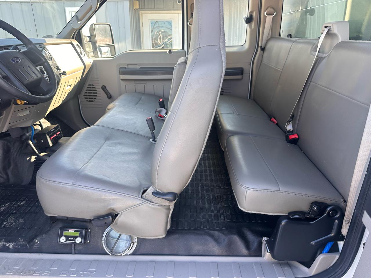 Ford Super Duty F-450 DRW 4WD Reg Cab 201" WB 120" CA XL 2008