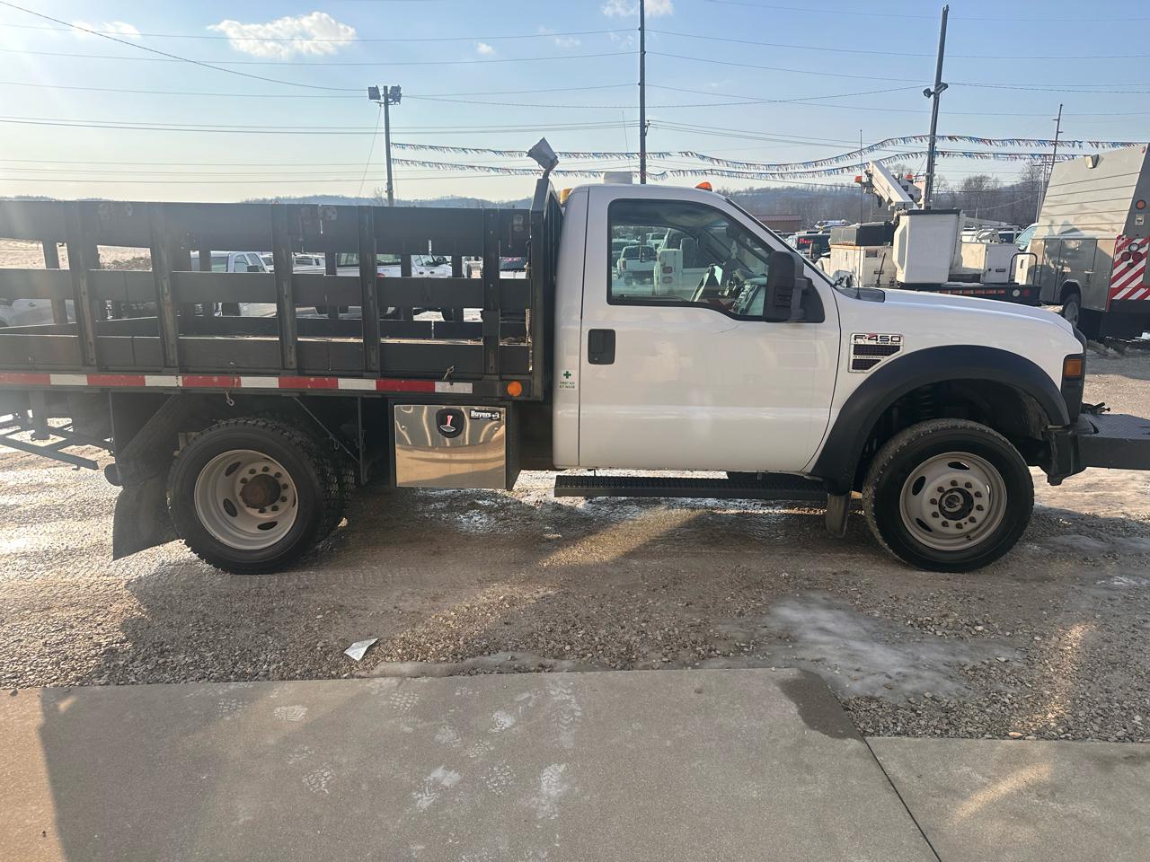 Ford Super Duty F-450 DRW 4WD Reg Cab 165" WB 84" CA XL 2008