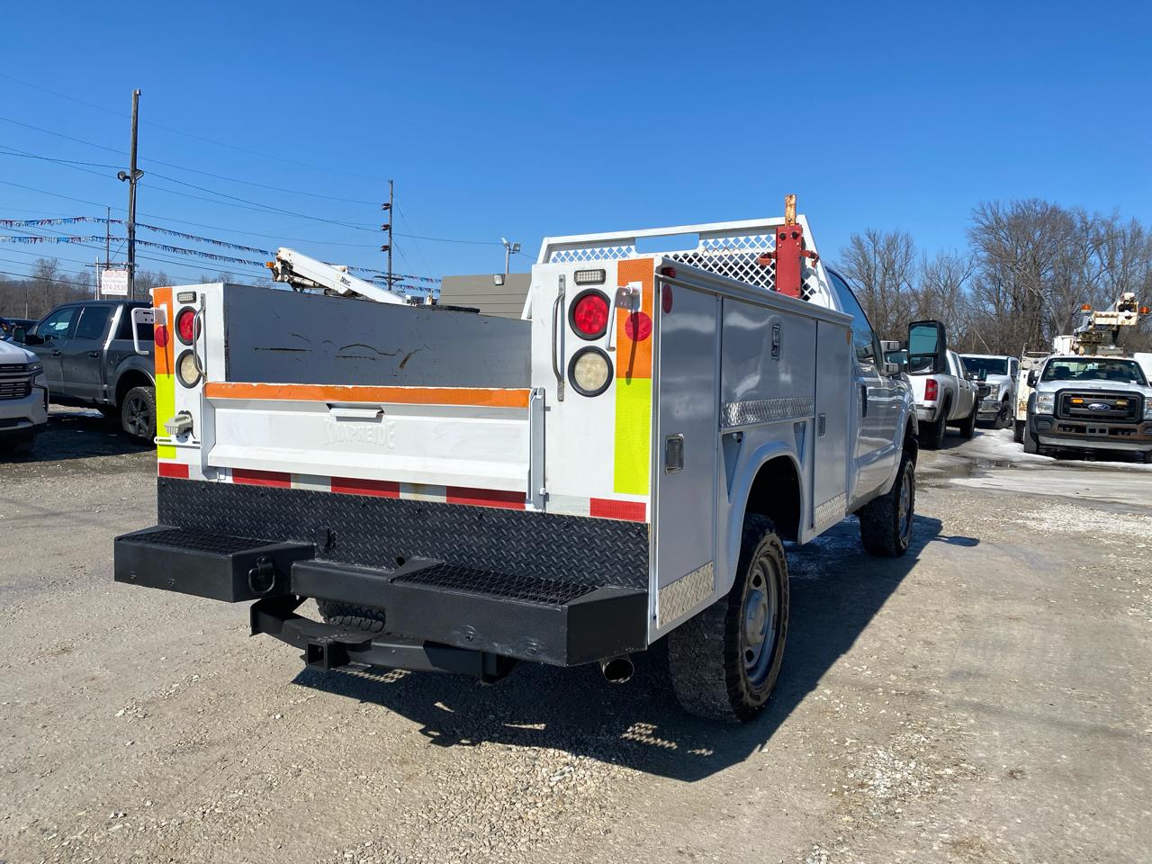 Ford Super Duty F-250 SRW 4WD Reg Cab 137" XLT 2013