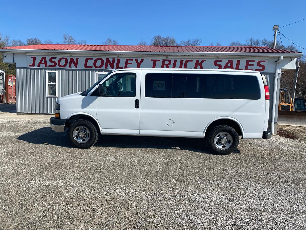 Chevrolet Express Passenger RWD 3500 135" LT w/1LT 2015