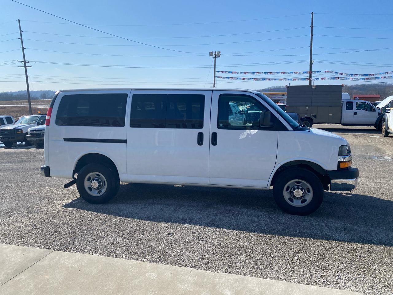 Chevrolet Express Passenger RWD 3500 135" LT w/1LT 2015