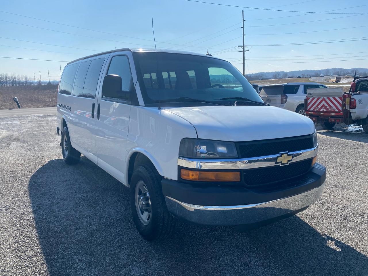 Chevrolet Express Passenger RWD 3500 135" LT w/1LT 2015