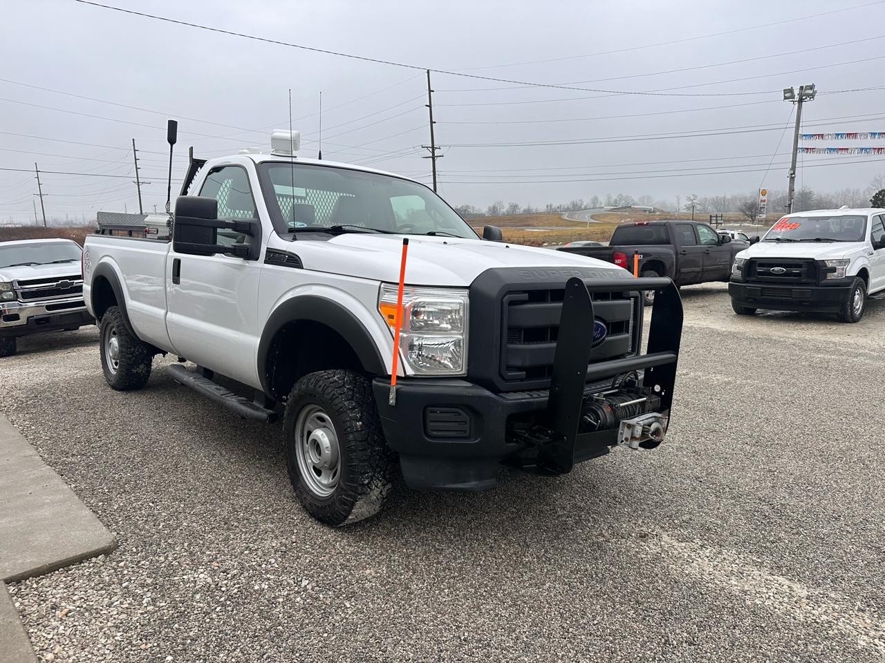 Ford Super Duty F-350 SRW 4WD Reg Cab 137" XL 2013