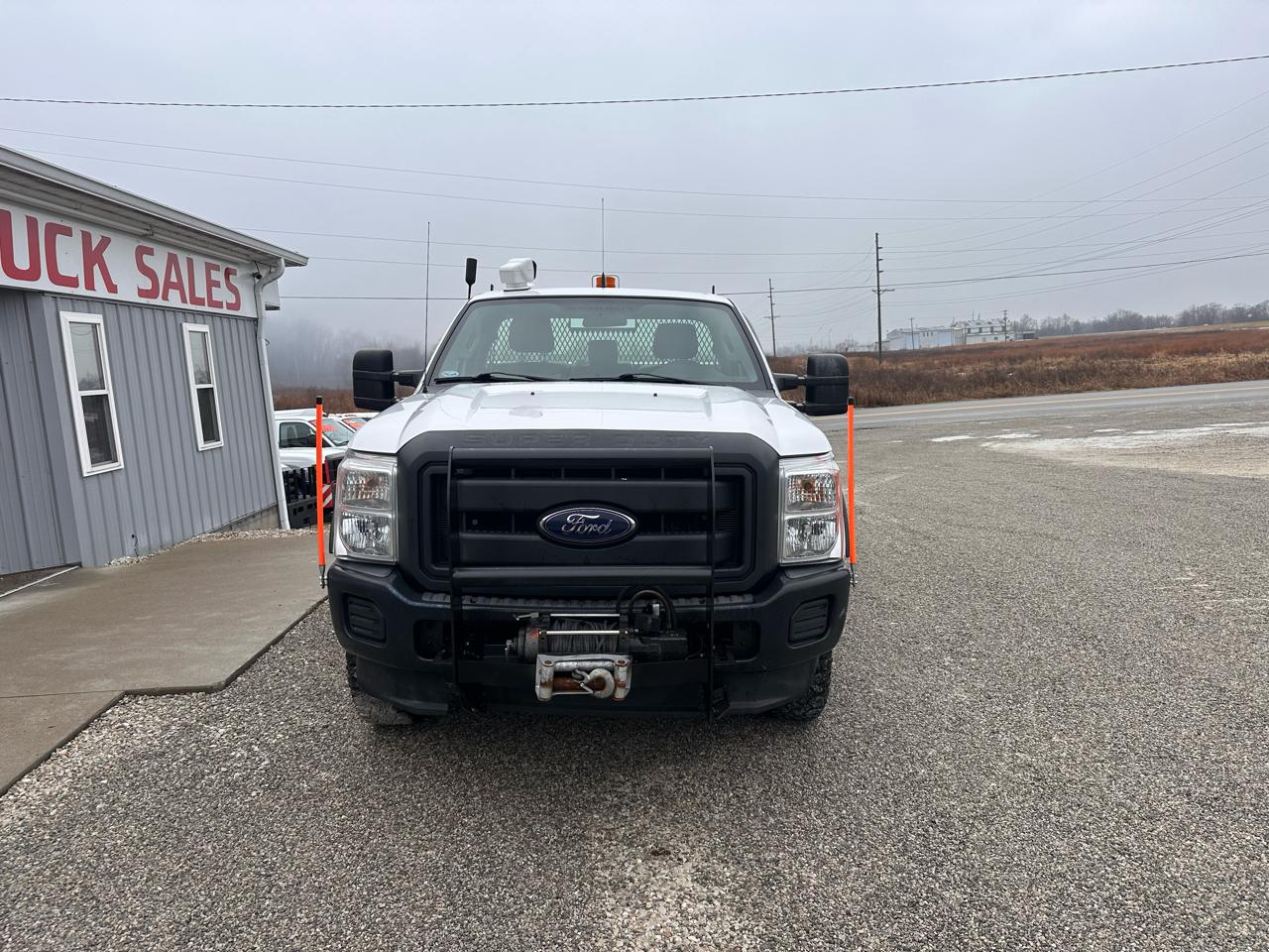 Ford Super Duty F-350 SRW 4WD Reg Cab 137" XL 2013